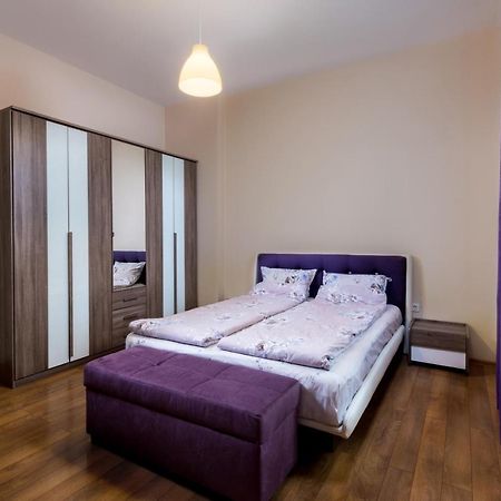 Family Apartment - Comfort In The Center Burgasz Kültér fotó