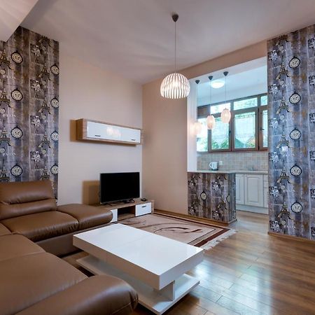 Family Apartment - Comfort In The Center Burgasz Kültér fotó