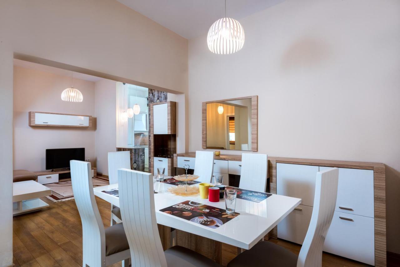 Family Apartment - Comfort In The Center Burgasz Kültér fotó