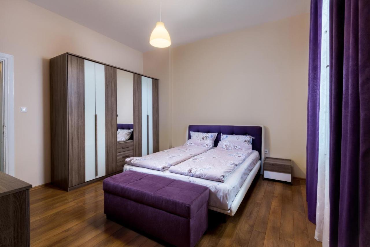 Family Apartment - Comfort In The Center Burgasz Kültér fotó